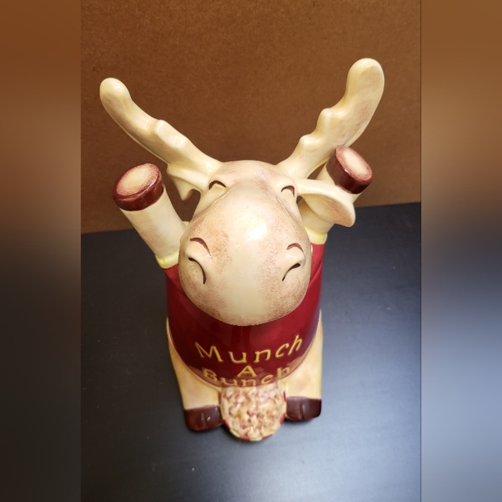 Vtg ceramic moose munch cookie jar - Picture 2 of 7